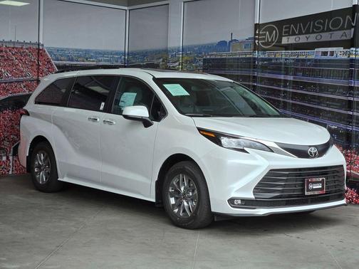 2026 Toyota Sienna XLE