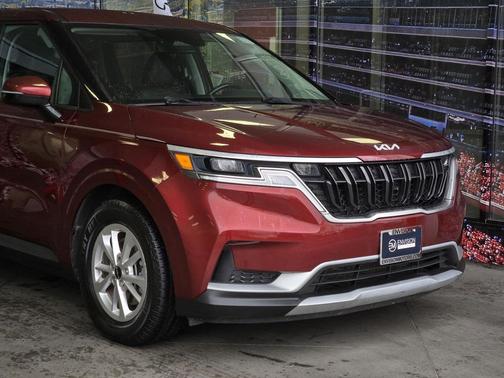 2024 Kia Carnival LX