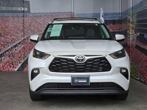 Wind Chill Pearl 2023 Toyota Highlander XLE