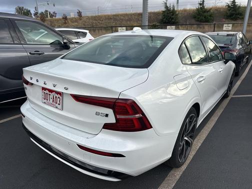 2024 Volvo S60 B5 Core Dark Theme