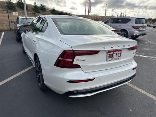 2024 Volvo S60 B5 Core Dark Theme