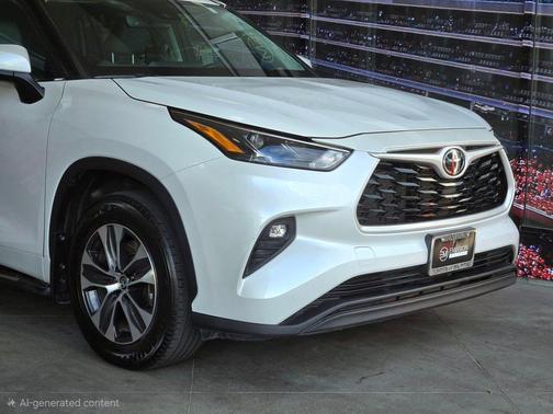 Wind Chill Pearl 2023 Toyota Highlander XLE