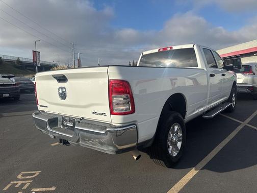 2024 RAM 2500 Big Horn Crew Cab 4x4 8' Box
