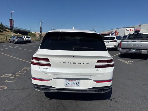 Uyuni White 2025 Genesis GV80 2.5T