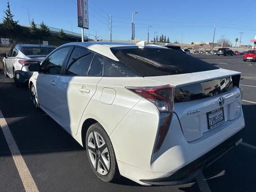 2017 Toyota Prius Three Touring
