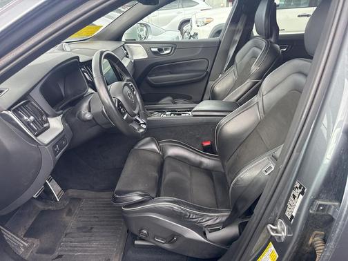 2018 Volvo XC60 T6 R-Design