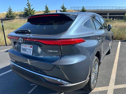 Coastal Gray Metallic 2024 Toyota Venza Limited