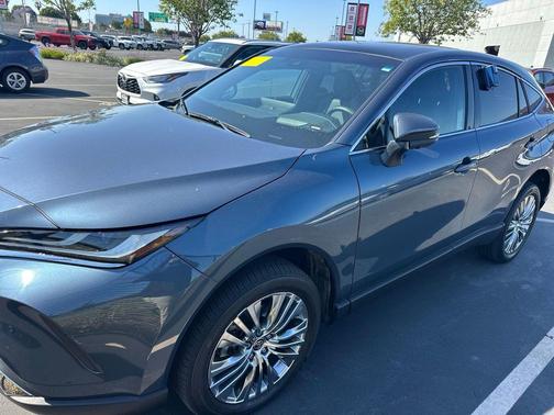 Coastal Gray Metallic 2024 Toyota Venza Limited