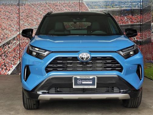 2025 Toyota RAV4 Hybrid SE