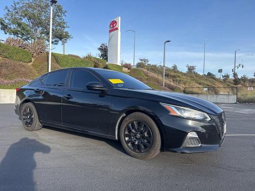 Super Black 2020 Nissan Altima S FWD