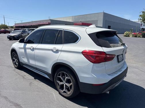 Alpine White 2018 BMW X1 xDrive28i