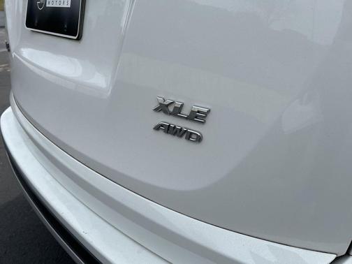 Super White 2016 Toyota RAV4 XLE