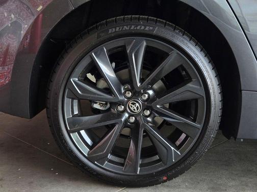 Magnetic Gray Metallic/Midnight Black Metallic 2026 Toyota Corolla XSE