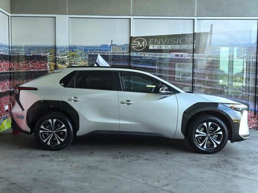 2024 Toyota bZ4X XLE