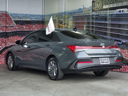 2024 Hyundai ELANTRA HEV Blue