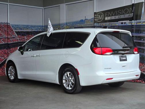 Bright White Clearcoat 2023 Chrysler Voyager LX