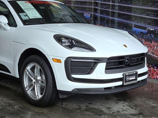 2024 Porsche Macan Base