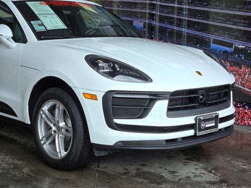 2024 Porsche Macan Base