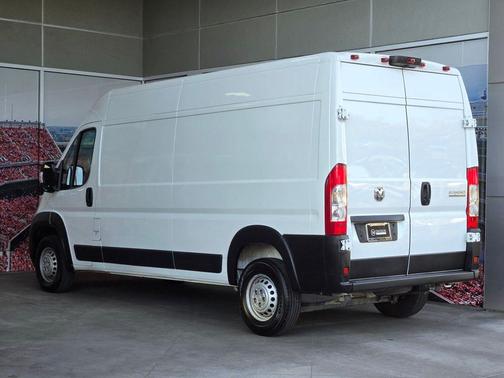 Bright White Clearcoat 2025 RAM ProMaster 2500 Tradesman