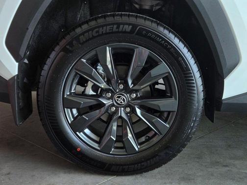 Ice Cap 2026 Toyota RAV4 XLE Premium