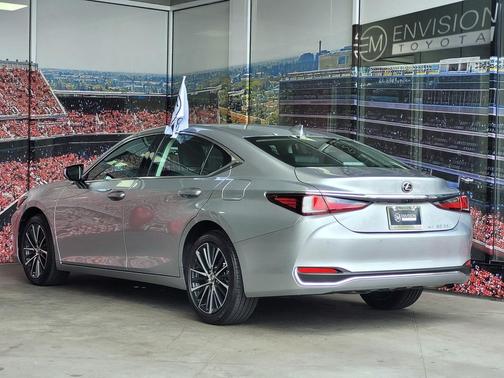 2024 Lexus ES 250 Base