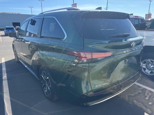 2026 Toyota Sienna Platinum