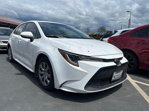 Super White 2020 Toyota Corolla LE