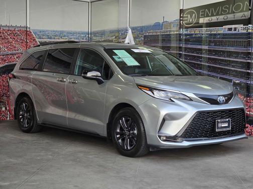 2024 Toyota Sienna XSE 7 Passenger