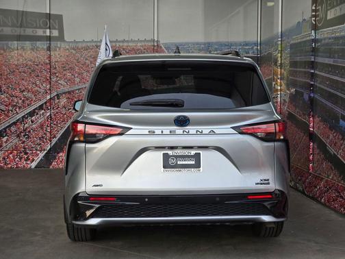 2024 Toyota Sienna XSE 7 Passenger