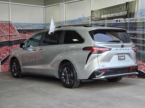 2024 Toyota Sienna XSE 7 Passenger