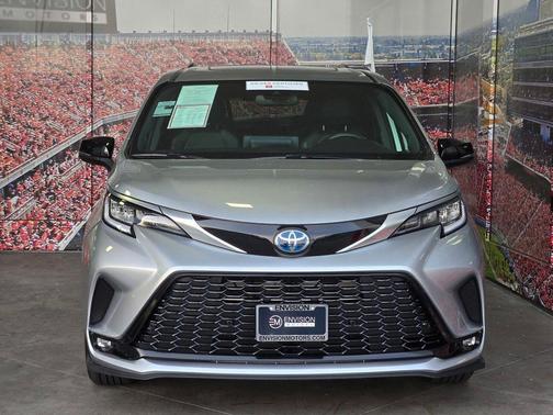 2024 Toyota Sienna XSE 7 Passenger