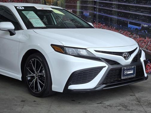 2021 Toyota Camry SE