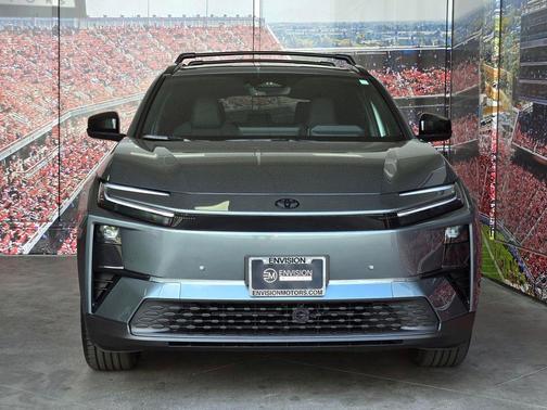 Overcast 2026 Toyota C-HR SE