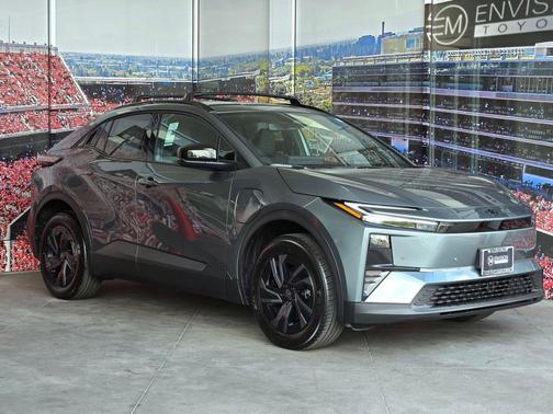 Overcast 2026 Toyota C-HR SE