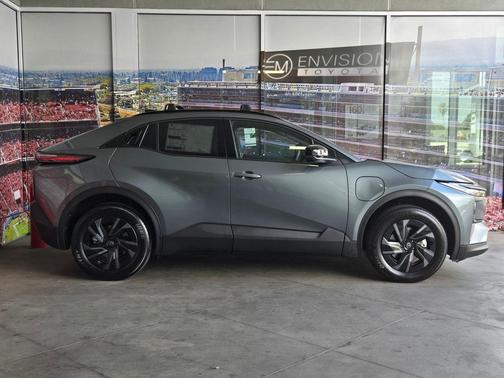 Overcast 2026 Toyota C-HR SE