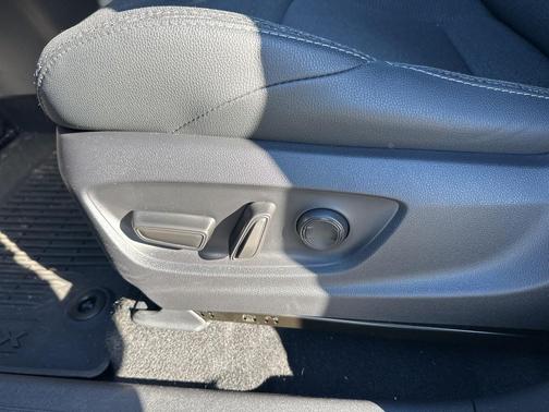 2025 Toyota bZ4X XLE