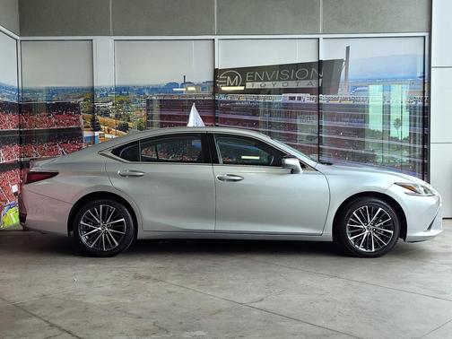 2024 Lexus ES 250 Base