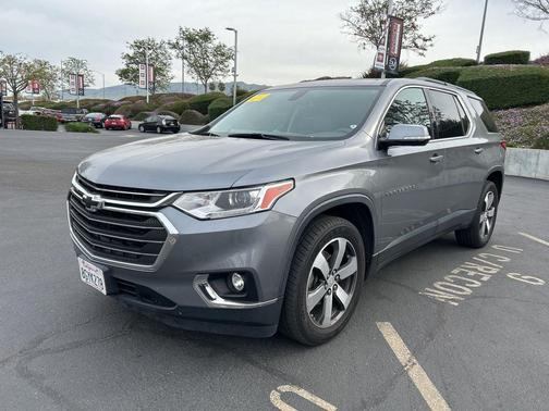 Satin Steel Metallic 2019 Chevrolet Traverse LT Leather