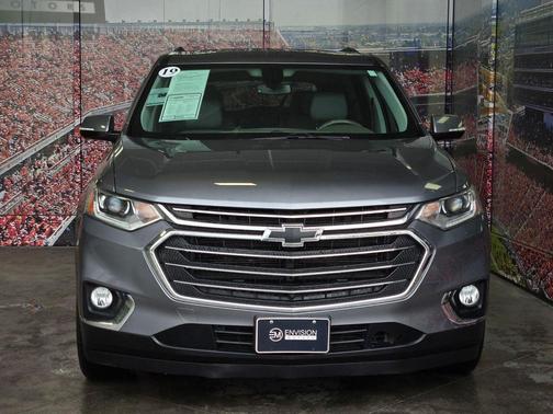 Satin Steel Metallic 2019 Chevrolet Traverse LT Leather