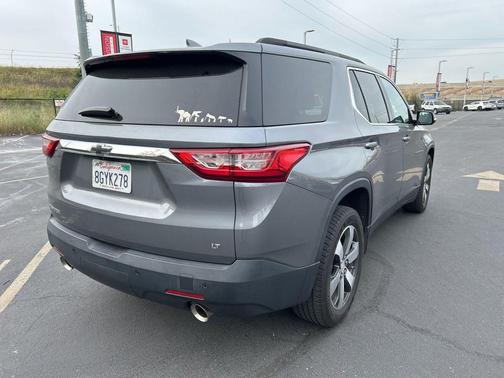 Satin Steel Metallic 2019 Chevrolet Traverse LT Leather
