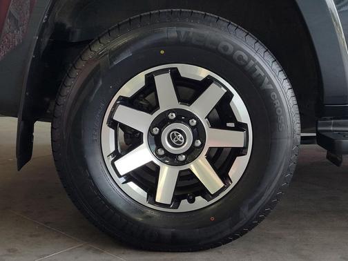 2024 Toyota 4Runner TRD Off Road