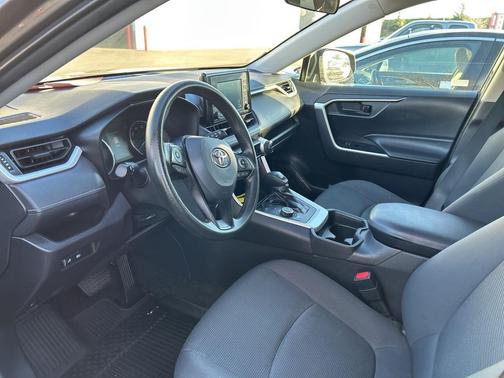 2021 Toyota RAV4 Hybrid LE