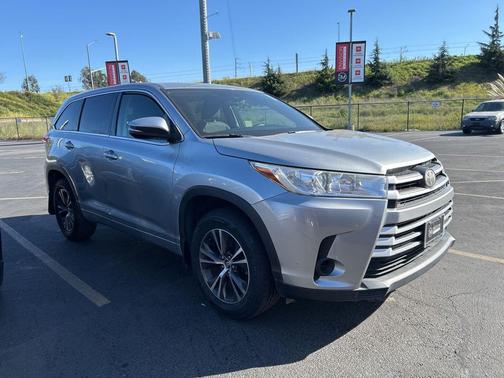 2017 Toyota Highlander LE I4