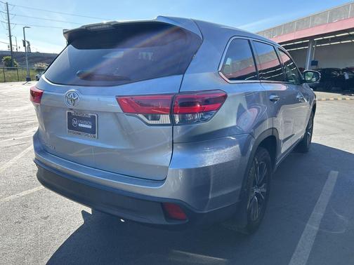 2017 Toyota Highlander LE I4