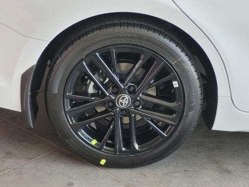 Ice Cap 2025 Toyota Camry SE