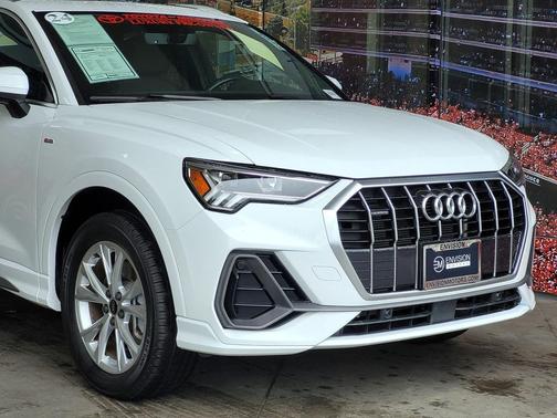 2024 Audi Q3 Premium 45 TFSI S line quattro Tiptronic