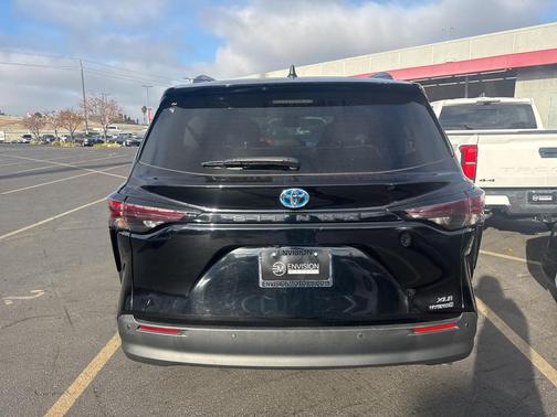 2024 Toyota Sienna XLE