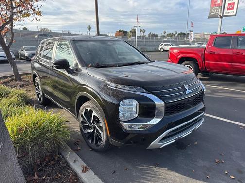 2024 Mitsubishi Outlander SE Black Edition S-AWC