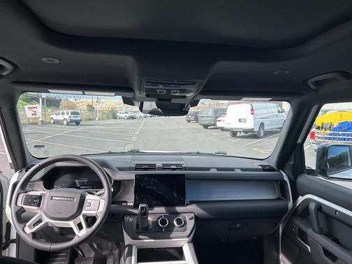 2025 Land Rover Defender 110 P300