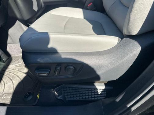 Midnight Black Metallic 2026 Toyota Sienna XLE